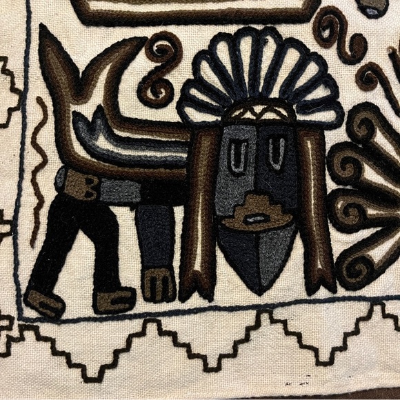 Vintage HANDMADE  PERUVIAN NAIVE STYLE CREWEL TAPESTRY - Picture 8 of 10
